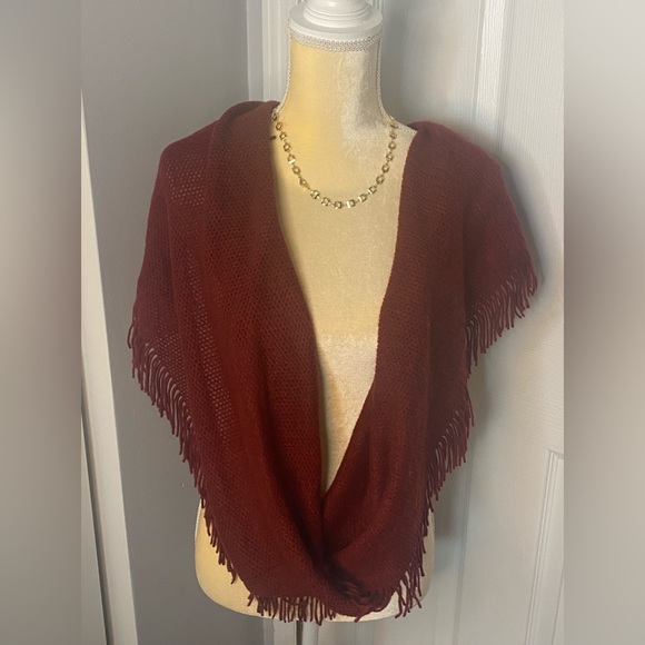 NWT Burgundy fringed Infiniti scarf by International Concepts - Picture 2 of 4